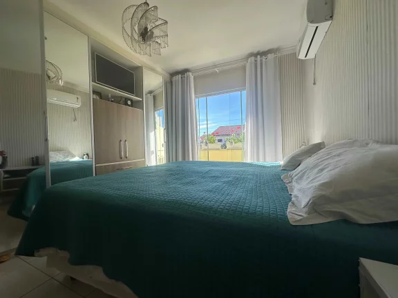 Imagem Casa mobiliada com 3 dormitórios sendo 1 suíte e 2 vagas de garagem no Dom Bosco em Itajaí