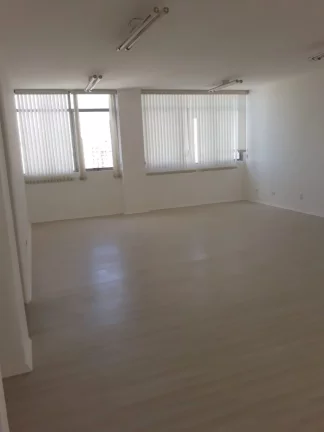 Imagem Sala comercial de 60m² para venda ou locação no Centro de Santo André-SP! Confira!