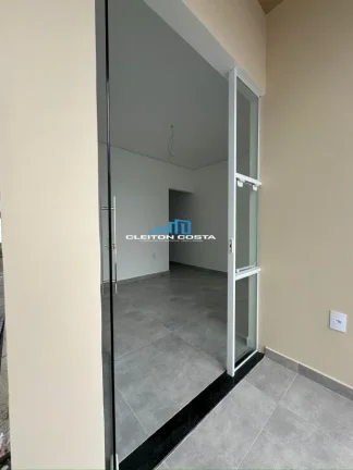 Imagem Casa para Venda em Feira de Santana, Papagaio, 2 dormitórios, 1 suíte, 1 banheiro, 2 vagas