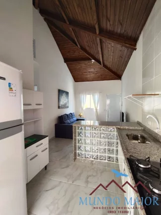 Imagem Casa com Piscina, Churrasqueira, 2 Dormitórios, suíte e condomínio fechado.