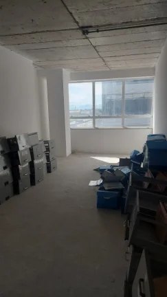 Imagem Sala Comercial para Locação em Itaboraí, Três Pontes, 1 banheiro, 1 vaga
