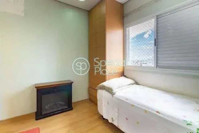 Imagem 115 metros 3 dormitórios 2 suítes 4 banheiros 2 vagas Condomínio bem localizado, andar alto, refo...