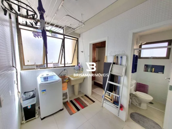 Imagem PITANGUEIRAS- DUAS QUADRAS DA PRAIA , TOTALMENTE REFORMADO E DECORADO, 02 VAGAS DE GARAGEM NO PRÉDIO.