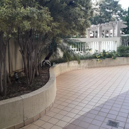 Imagem Apartamento em localização privilegiada, próximo à Lagoa do Taquaral e rodeado de comodidades co...