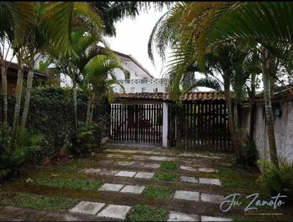 Imagem Sobrado localizado na praia Central de Guaratuba