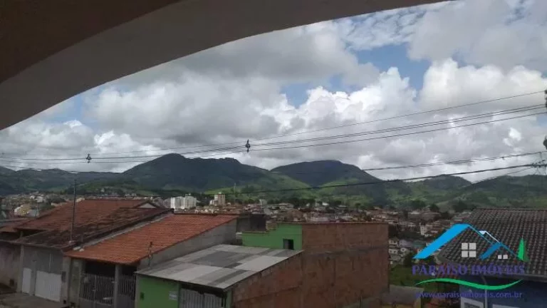 Imagem Casa a venda em Paraisópolis, MG - 3 quartos, suíte, vagas cobertas