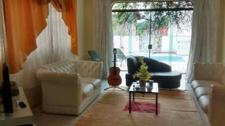 Imagem Sobrado para Venda por R$1.000.000,00 com 350m², 3 dormitórios e 1 suite - Centro, Cotia / SP - Cód. BDI24820