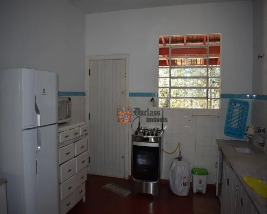 Imagem Casa com 3 dormitórios à venda, 270 m² por R$ 1.200.000 - Vila Abernéssia - Campos do Jordão/SP