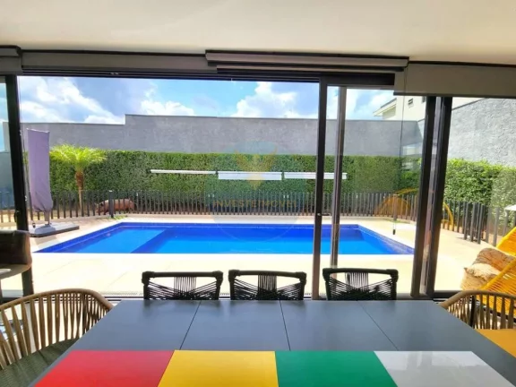 Imagem Casa Alto Padrão a Venda no bairro Granja Viana - Carapicuíba, SP