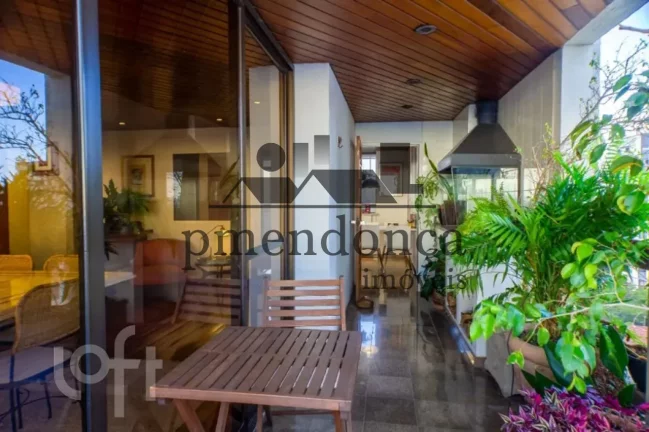 Imagem Apartamento Duplex no Sumaré com 3 suítes, 3 vagas, 208 m²