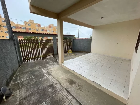 Imagem Encantadora casa duplex em Meaípe, Guarapari, ES! 4 quartos, sendo 1 suíte, 2 vagas de garagem. Lo...
