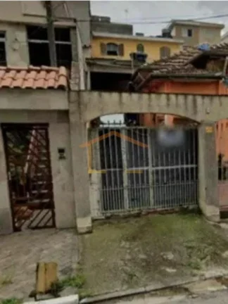 Imagem Ótimo terreno com 2 casas:

Casa da frente: 1 dormitório, sala, cozinha, banheiro e área de servi...