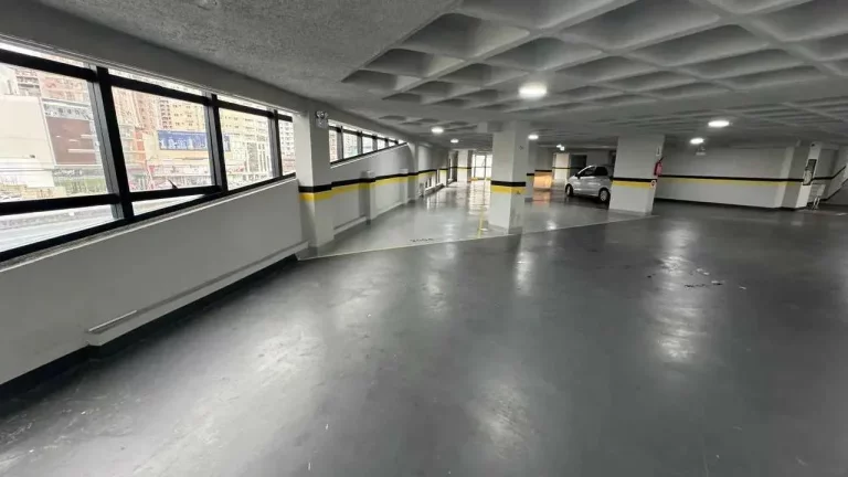 Imagem Apartamento com 3 suítes e 2 vagas de garagem em - Meia Praia, Itapema/SC