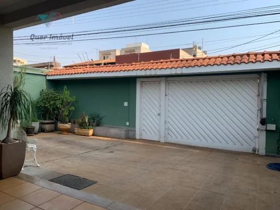 Imagem Casa à venda na Rua Chile, Jardim Irajá, Zona Sul de Ribeirão Preto-SP 3 quartos, 1 suíte, 3 salas, 3 banheiros, 4 vagas 240m² Permuta Quer Imóvel Negócios Imobiliários.
