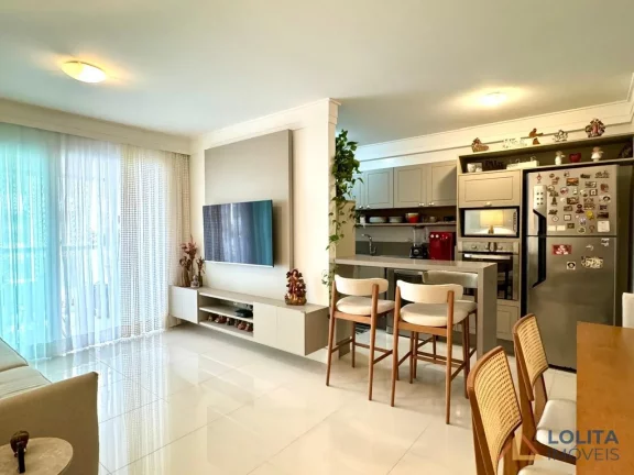 Imagem Apartamento à venda mobiliado com 2 suítes na Agronômica, Florianópolis/SC.