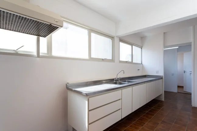 Imagem Apartamento 121M², 3Q, 1 Suíte, 2 Banheiros, 1 Vaga, Academia, Piscina, Salão de Festas, Churrasqueira, Playground, Quadra, Espaço Gourmet.