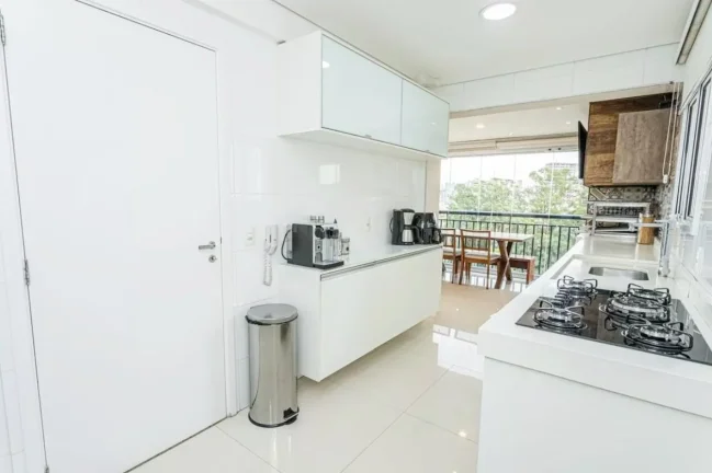 Imagem Apartamento 111M², 3Q, 1 Suíte, 2 Banheiros, 2 Vagas, Varanda Gourmet, Academia, Churrasqueira, Piscina Adulto e Infantil, Salão de Festas e Jogos.