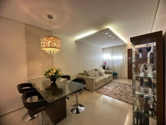 Imagem Sobrado Reformado e Decorado em Condomínio Exclusivo - Com mobília