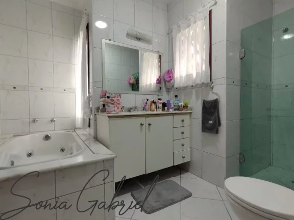 Imagem Impecável Casa em Condomínio à Venda em Vinhedo-SP - 3 Quartos, 1 Suíte, 2 Salas, 3 Banheiros, 4 Vagas, 212,10 m². Imagem Impecável Casa em Condomínio à Venda em Vinhedo-SP - 3 Quartos, 1 Suíte, 2 Salas, 3 Banheiros, 4 Vagas, 212,10 m².