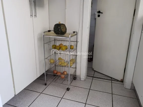 Imagem Localizado em uma das regiões mais nobres e desejadas de Campinas, este apartamento oferece o equil...
