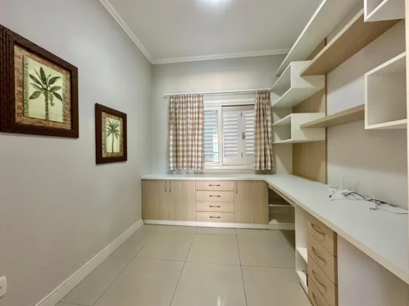 Imagem Casa 4 Dormitórios - Bairro Capão Novo
