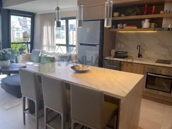 Imagem Venha se encantar com esta incrível cobertura/loft moderna, localizada em um dos bairros mais nobres de São Paulo, no Jardins! Com um design sofisti