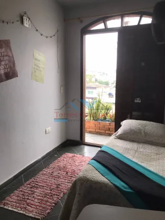 Imagem Casa térrea linda com 3 dormitórios + 2 banheiros - Jd. Monte Alegre