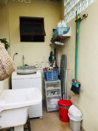 Imagem Casa estilo loft, com 110 m² e área total de 70 m², 01 dormitório, sala dois ambientes, banheiro...