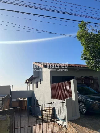 Imagem Casa ampla de 2 pisos, pronta para morar e escriturada! 4 quartos, 3 banheiros, área com vista para Londrina e dependência para reformas. Garagem inclusa!