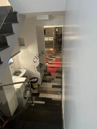 Imagem Sobrado para Venda no bairro Vila Lusitânia em São Bernardo do Campo, 3 dormitórios (sendo 2 suítes), 4 vagas, 258m²