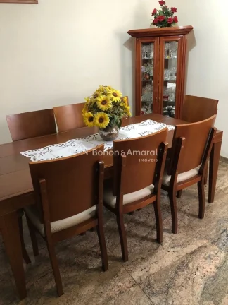 Imagem Localizado em um dos endereços mais desejados, este imóvel espaçoso de 186m² oferece todo o conf...