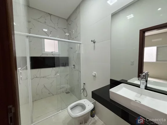 Imagem Casa de Alto Padrão à Venda em Patos de Minas - 205m² de Construção