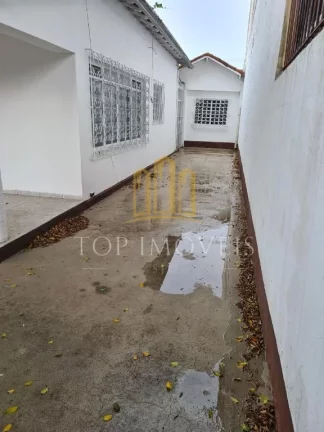 Imagem Espaçosa casa quatro dormitórios no centro Oportunidade!
