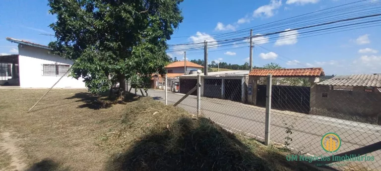 Imagem Terreno amplo em bairro residencial e zona mista São Roque