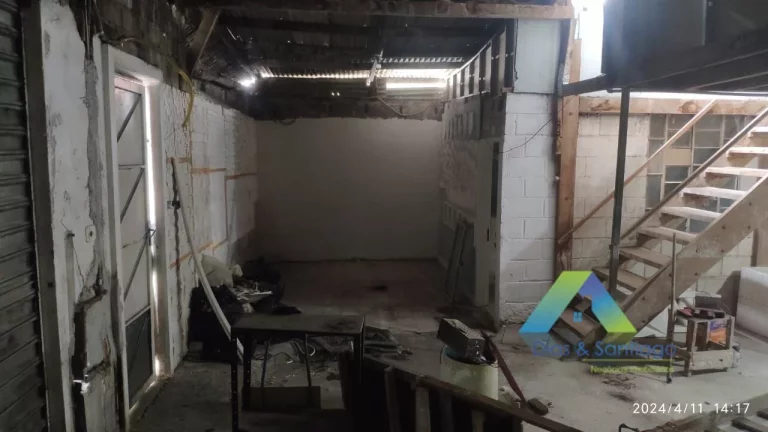 Imagem Casa 2 quartos e Salão 300 metros e vaga para 10 carros
