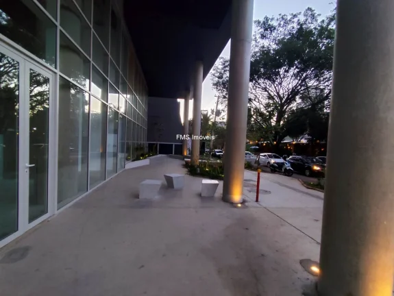 Imagem Loja com 700m2 em Pinheiros.