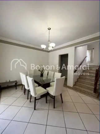 Imagem A casa possui um amplo espaço interno, com 3 quartos, sendo uma suíte com varanda, todos equipados...