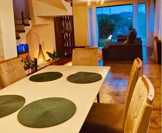 Imagem Casa com Lareira e Fogueira de Chão em Santo Antônio do Pinhal | Simone Ramos