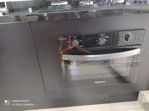 Imagem Apartamento compacto e funcional com 1 dormitório, banheiro com box, cozinha americana integrada à...