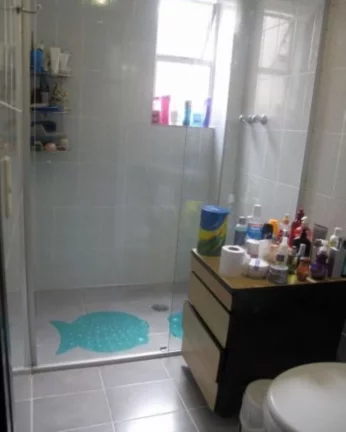 Imagem Apartamento com janelões, piso de tacos, living para 02 ambientes, tudo bem arejado e iluminado. Ed...