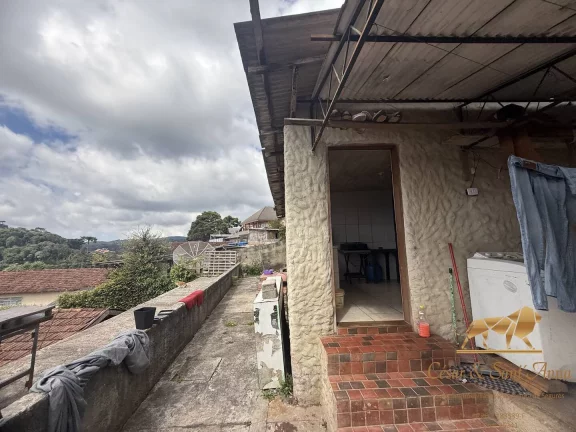 Imagem Casa com Edícula à Venda em Bairro Popular
