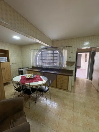 Imagem Imperdível Casa de 4 Quartos na Vila Guarani (z Sul), São Paulo-SP com 243m² e 3 Vagas de Garagem!
