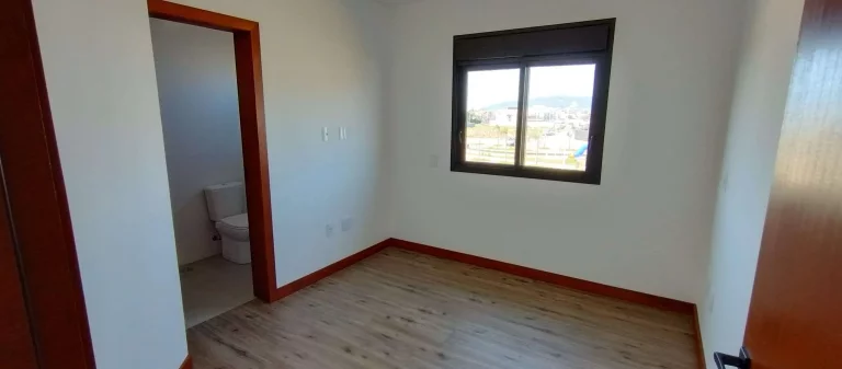 Imagem Casa à Venda, Lindo Sobrado Geminado, 03 Suítes, 163 m2, Financiável, no Jardim Campeche, Florianópolis/SC