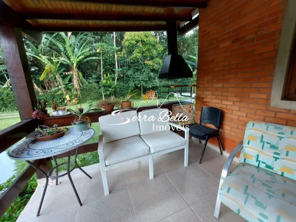 Imagem Casa com 3 dormitórios à venda, 160 m² por R$ 950.000,00 - Albuquerque - Teresópolis/RJ