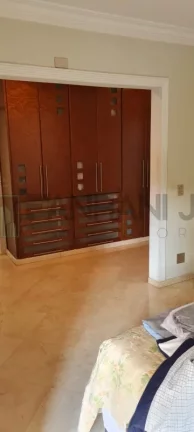 Imagem Apartamento de Luxo para Locação em Moema, São Paulo-SP: 3 quartos, 3 suítes, 2 salas, 4 banheiros, 220m² de área.