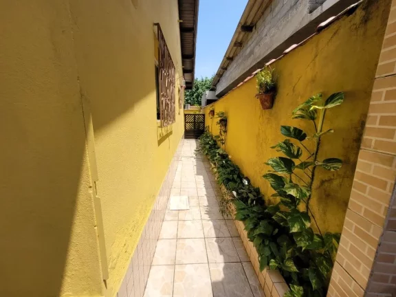 Imagem VICENTE DE CARVALHO- CASA TOTALMENTE REFORMADA , RICA EM ARMÁRIOS , GARAGEM PARA 04 AUTOS.