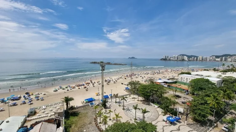 Imagem Apartamento com 3 dormitórios à venda, 140 m² por R$ 850.000,00 - Pitangueiras - Guarujá/SP