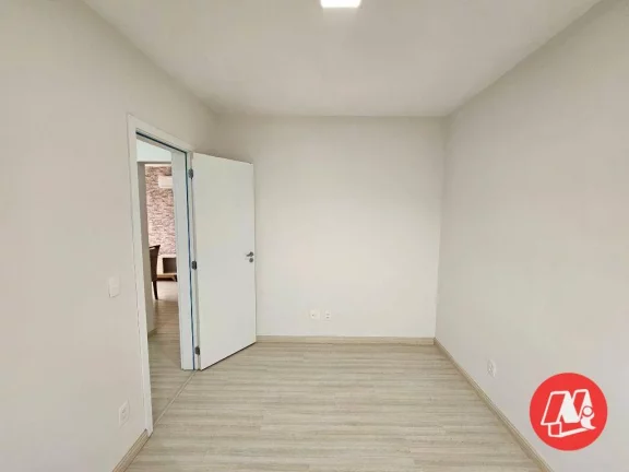 Imagem Morano aluga no bairro Santo Antônio, espetacular apartamento 2 dormitórios com 1 suíte e vaga de garagem dupla coberta.