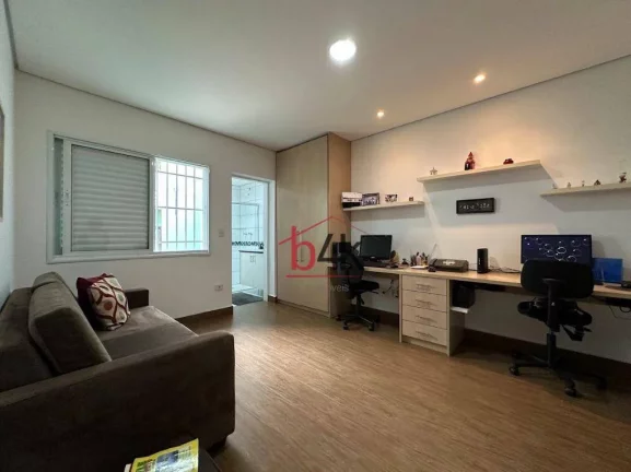 Imagem Casa à venda com 3 suites na Vila Sonia - Jardim Jussara.