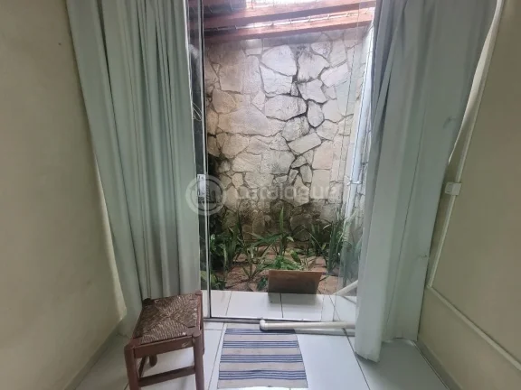 Imagem Casa Padrão à Venda em Lagoa Nova, Natal - 4 Dormitórios